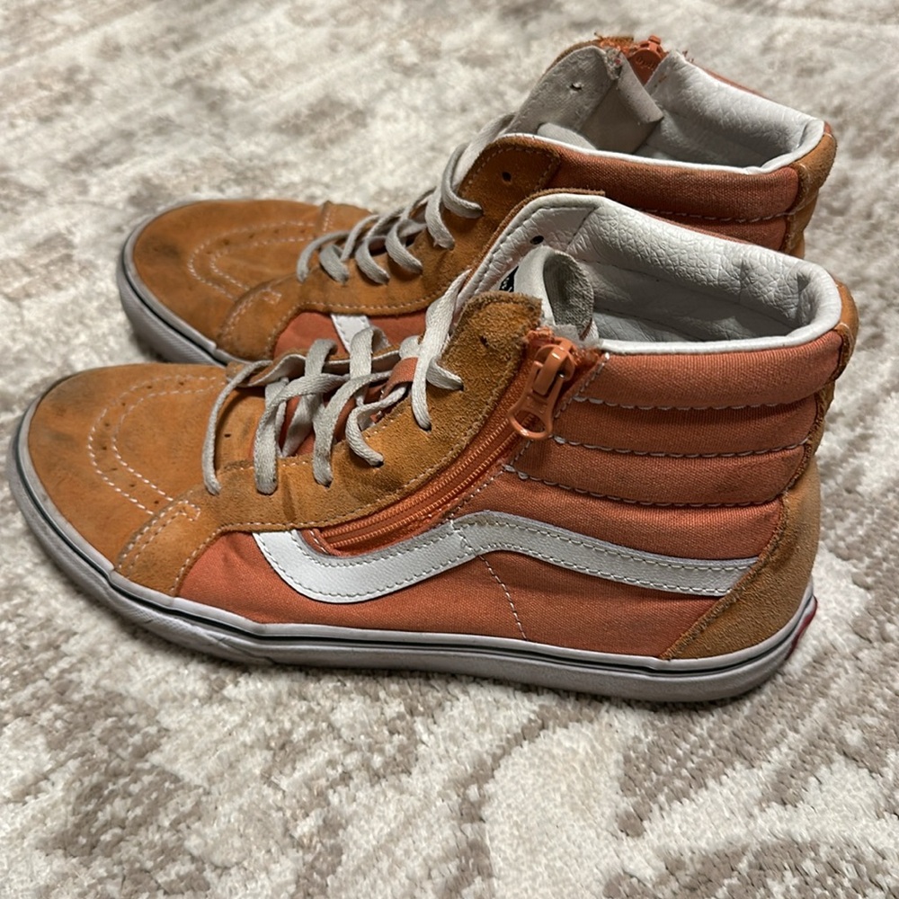 Vans - Picture 2 of 4